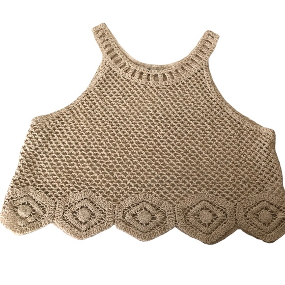 CUPSHE Beach Top Cover Crochet in Natural Colour  and Floral Detail - Picture 5 of 16